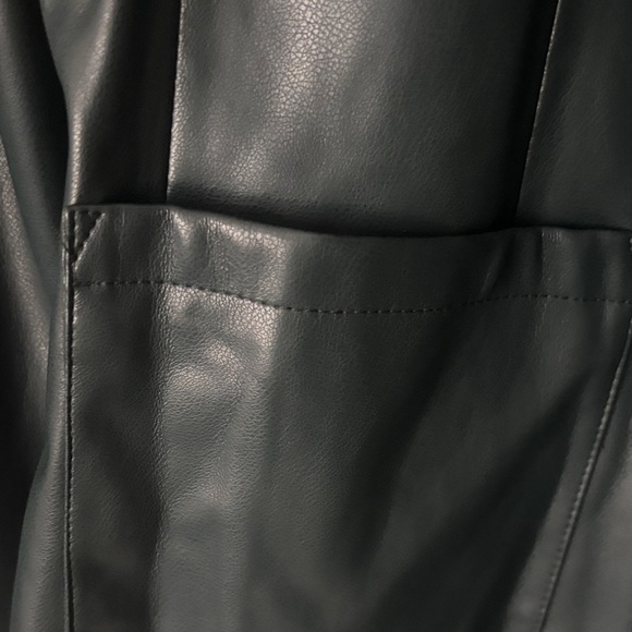 Calvin Klein Women's Classic Black Leather Jacket - Picture 5 of 9